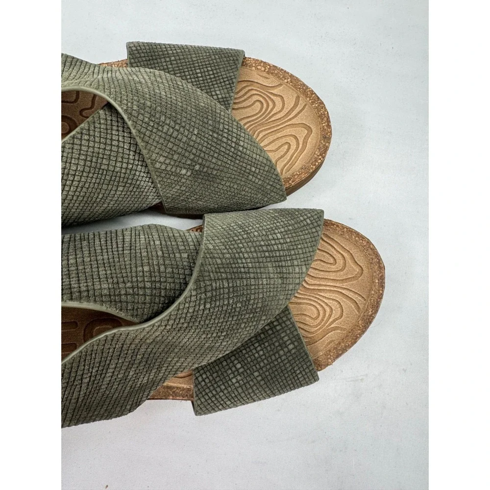 Bionica Cybele Wedge‎ Sandals Women 8.5 Green Leather Textured Boho Beach